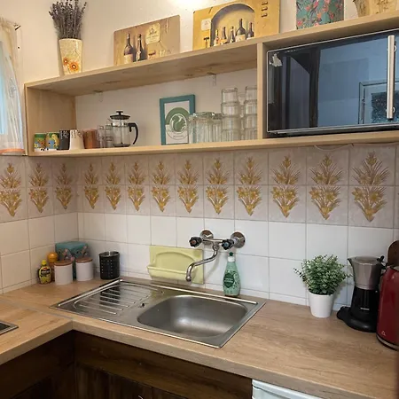 Mokus Vendeghaz * Doboz