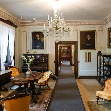 Mokus Vendeghaz * Doboz